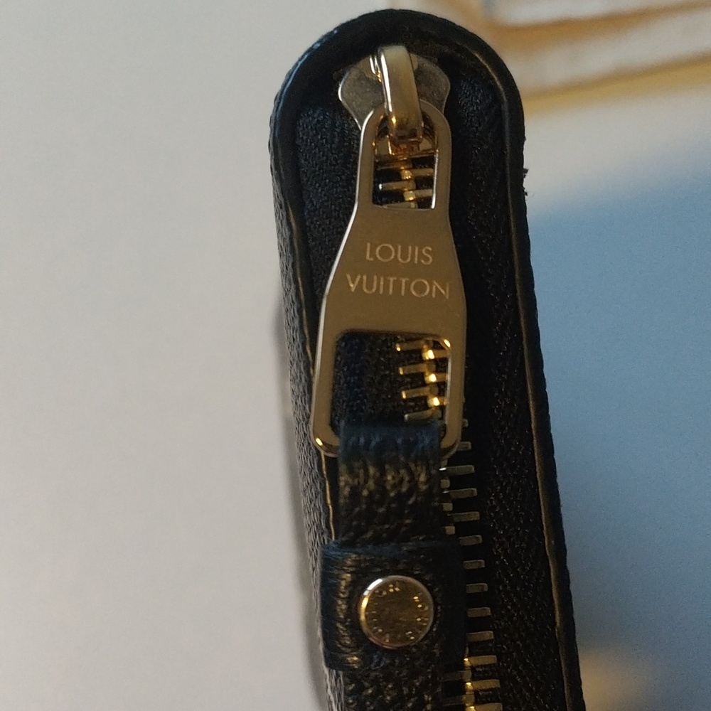 Louis Vuitton Zippy Wallet - Picture 3 of 5